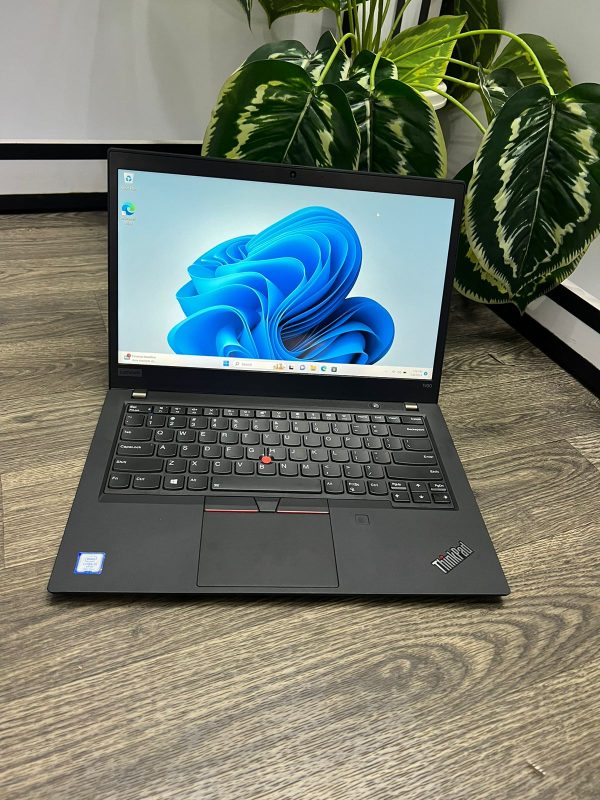 Lenovo ThinkPad T490 TOUCHSCREEN - Intel Core i5-8265U Processor, 8th Gen, 16GB RAM, 256GB SSD, 14 Inch Display, Windows 11 Pro 64